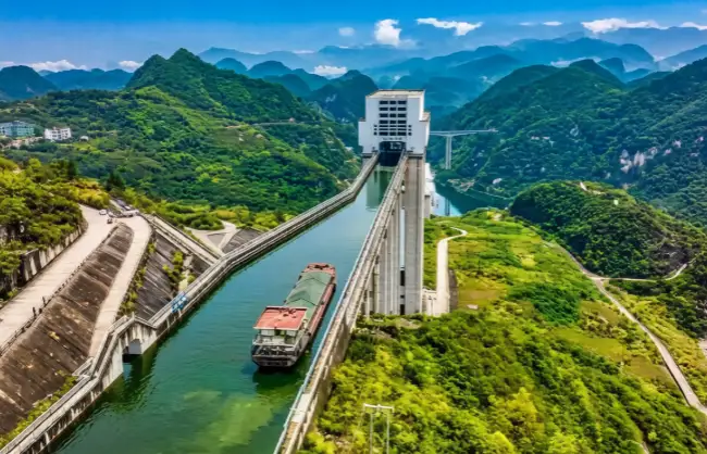Grand Three Gorges Dam Ship Lift