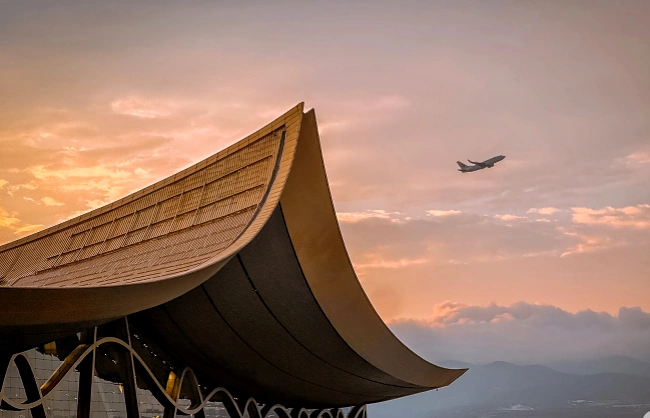 flight-leaving-from-kunming-airport | China Xian Tour: Private & Tailor-Made China Tours flight-leaving-from-kunming-airport