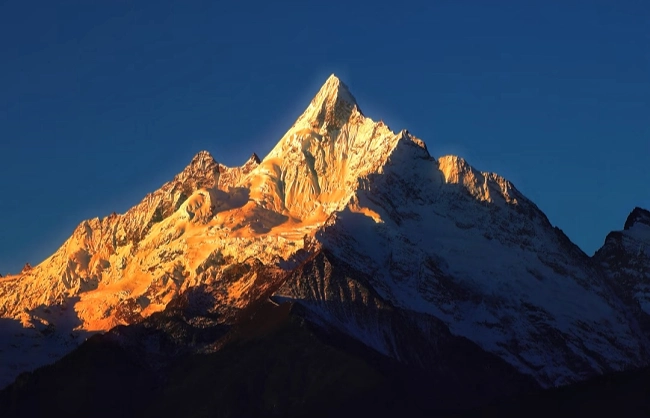 meili-snow-mountain-sunlight | China Xian Tour: Private & Tailor-Made China Tours meili-snow-mountain-sunlight