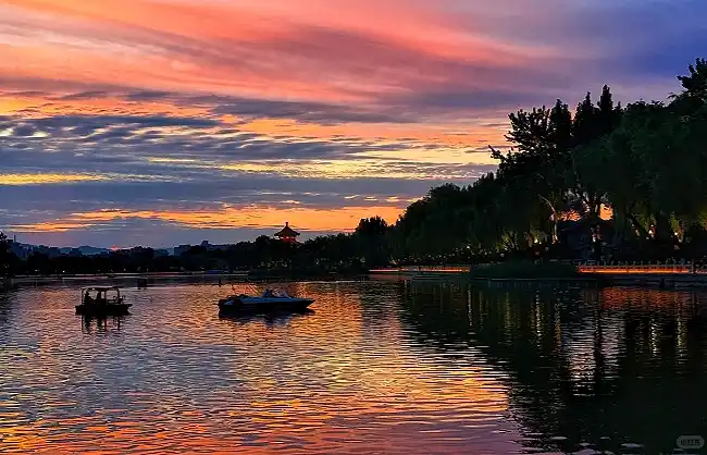 sunset-views-over-shichahai