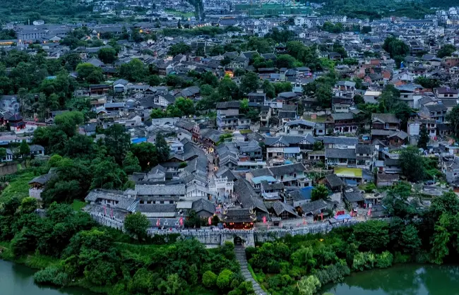 explore-guiyang-qingyan-ancient-town | China Xian Tour: Private & Tailor-Made China Tours explore-guiyang-qingyan-ancient-town