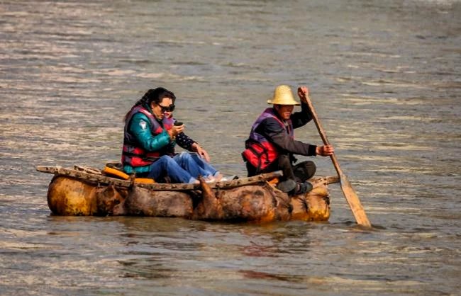 sheepskin-raft | China Xian Tour: Private & Tailor-Made China Tours Sheepskin raft on Yellow River