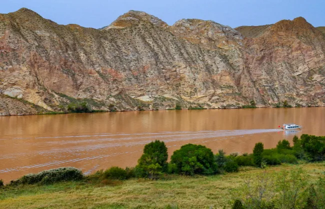 wuzhong-yellow-river-grand-canyon-scenic-view | China Xian Tour: Private & Tailor-Made China Tours Wuzhong Yellow River Grand Canyon scenic view