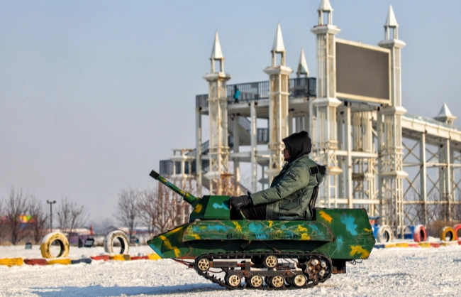 Try ice tank on frozen Songhua River