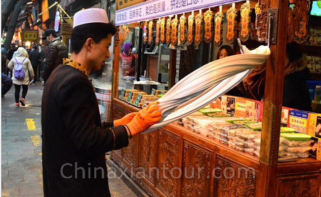 Xian Shopping–The Muslim Street